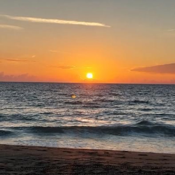 Other - Live listing❣️ like to be notified when I go live for sunrise at the beach